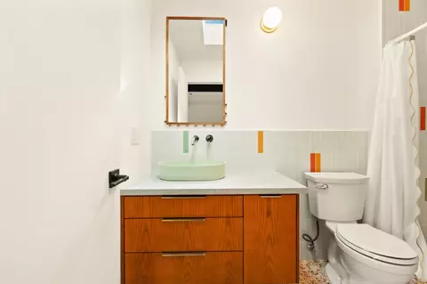 Bath - 4131 Scranton Cir, Carmichael, CA 95608 photo 4 of 10