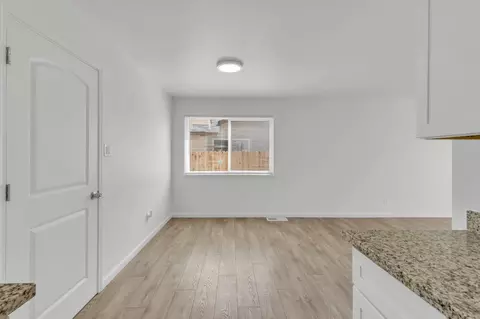 Living - 5418 Canfield Ave, Carmichael, CA 95608 photo 10 of 14