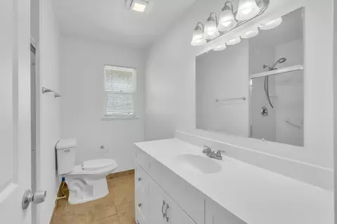 Bath - 5418 Canfield Ave, Carmichael, CA 95608 photo 1 of 6