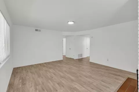 Living - 5418 Canfield Ave, Carmichael, CA 95608 photo 9 of 14