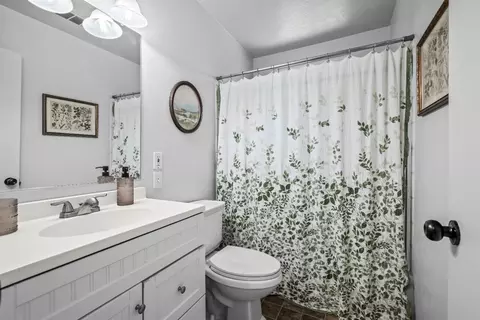 Bath - 2405 No Walk Rd, Placerville, CA 95667 photo 3 of 3