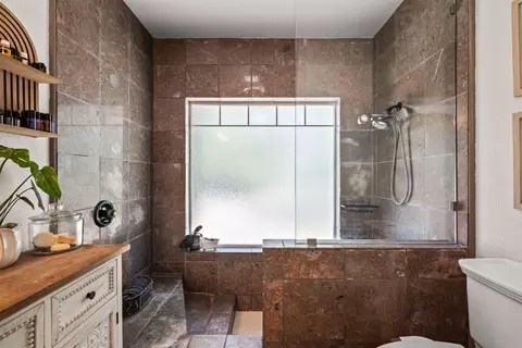 Bath - 2405 No Walk Rd, Placerville, CA 95667 photo 2 of 3