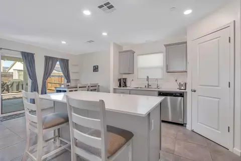 Kitchen - 627 Suzanne Dr, Merced, CA 95348 photo 3 of 4
