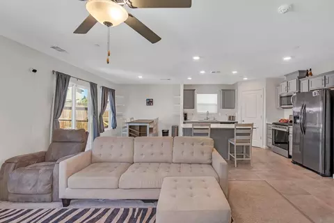 Entry Way - 627 Suzanne Dr, Merced, CA 95348 photo 5 of 5