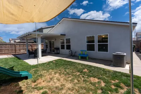 Exterior - 627 Suzanne Dr, Merced, CA 95348 photo 14 of 18