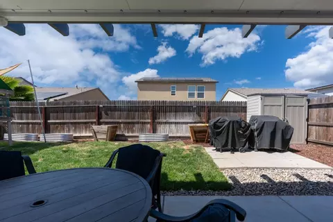 Exterior - 627 Suzanne Dr, Merced, CA 95348 photo 9 of 18