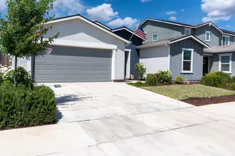 Exterior - 627 Suzanne Dr, Merced, CA 95348 photo 2 of 18