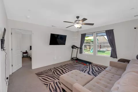 Entry Way - 627 Suzanne Dr, Merced, CA 95348 photo 4 of 5