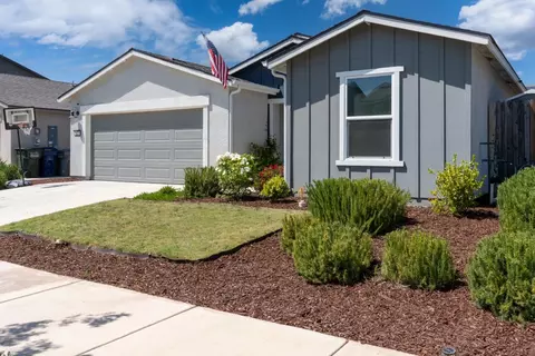 Exterior - 627 Suzanne Dr, Merced, CA 95348 photo 3 of 18