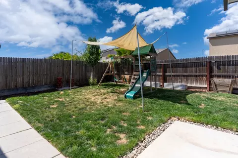 Exterior - 627 Suzanne Dr, Merced, CA 95348 photo 18 of 18