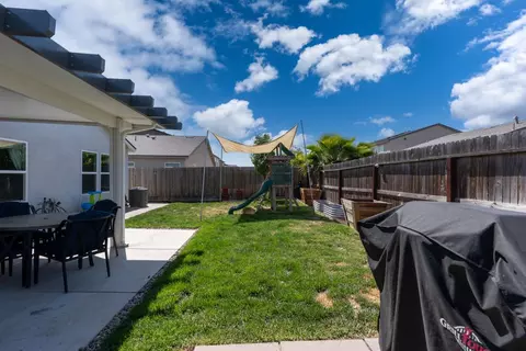 Exterior - 627 Suzanne Dr, Merced, CA 95348 photo 11 of 18