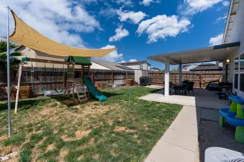 Exterior - 627 Suzanne Dr, Merced, CA 95348 photo 16 of 18