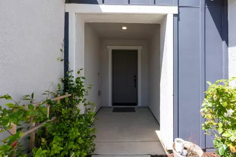 Exterior - 627 Suzanne Dr, Merced, CA 95348 photo 7 of 18