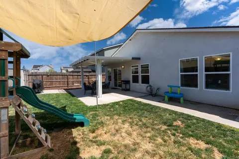 Exterior - 627 Suzanne Dr, Merced, CA 95348 photo 13 of 18