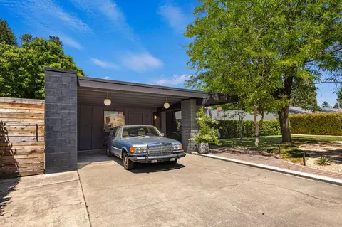 Exterior - 5301 Valhalla Dr, Carmichael, CA 95608 photo 4 of 34