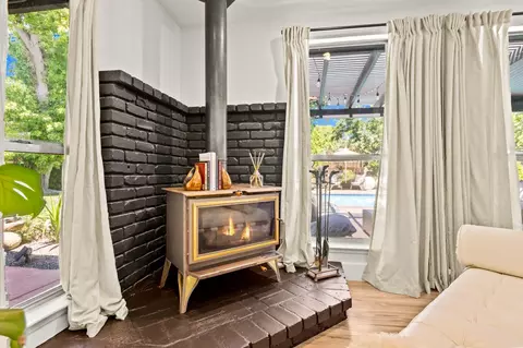 Living - 5301 Valhalla Dr, Carmichael, CA 95608 photo 5 of 8