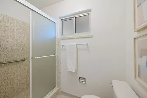 Bath - 641 Cleveland St, Davis, CA 95616 photo 2 of 5