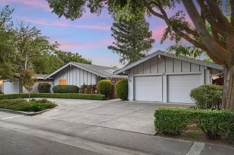 Exterior - 641 Cleveland St, Davis, CA 95616 photo 2 of 18