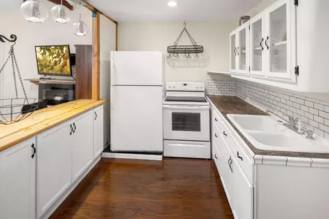 Kitchen - 738 Elverta Rd, Elverta, CA 95626 photo 5 of 7