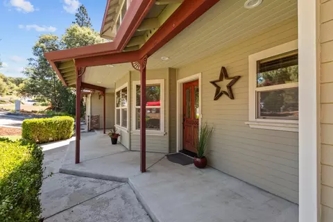 Exterior - 12381 Mierkey Ct, Jackson, CA 95642 photo 4 of 11