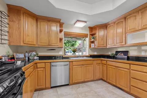 Kitchen - 12381 Mierkey Ct, Jackson, CA 95642 photo 2 of 3