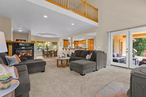 Living - 12381 Mierkey Ct, Jackson, CA 95642 photo 2 of 4