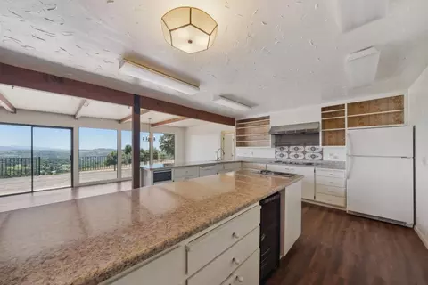 Kitchen - 10821 Sutter Cir, Sutter Creek, CA 95685 photo 6 of 9