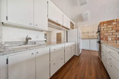 Kitchen - 10821 Sutter Cir, Sutter Creek, CA 95685 photo 2 of 9