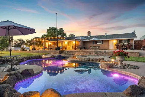 11750 Cresthill Dr, Elk Grove, CA 95624