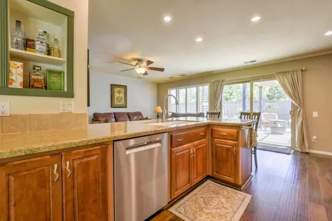 4904 Olive Oak Way, Carmichael, CA 95608 photo 17
