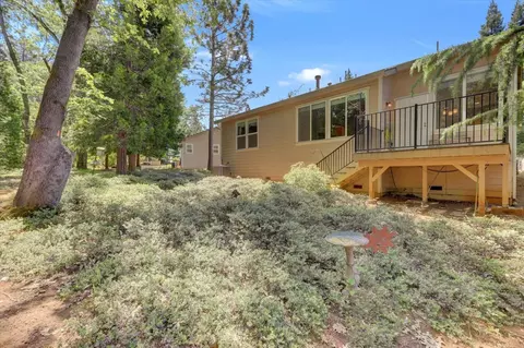 142 Sparrow Cir, Grass Valley, CA 95945 photo 2