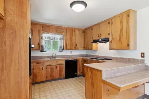 Kitchen - 990 E C St, Oakdale, CA 95361 photo 3 of 3
