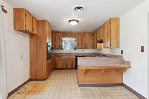 Kitchen - 990 E C St, Oakdale, CA 95361 photo 1 of 3