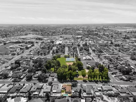View/Area - 990 E C St, Oakdale, CA 95361 photo 3 of 3