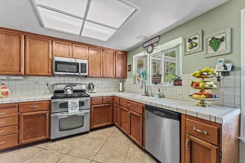 Kitchen - 8141 Bellingrath Dr, Elverta, CA 95626 photo 1 of 3