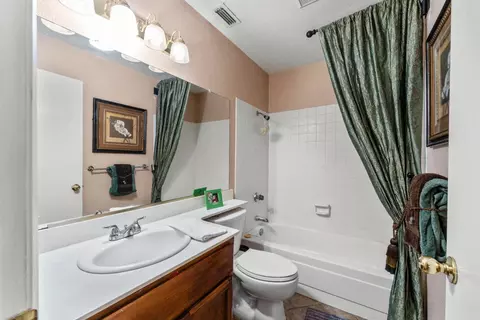 Bath - 8141 Bellingrath Dr, Elverta, CA 95626 photo 2 of 3