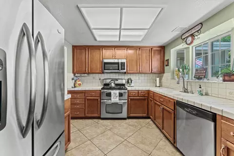 Kitchen - 8141 Bellingrath Dr, Elverta, CA 95626 photo 2 of 3
