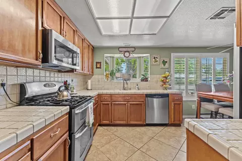 Kitchen - 8141 Bellingrath Dr, Elverta, CA 95626 photo 3 of 3