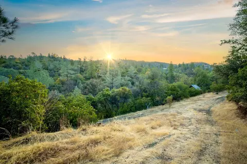 10932 Oak Canyon Dr, Penn Valley, CA 95946