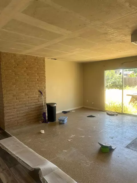 Living - 9211 Eaglepoint Ln, Stockton, CA 95210 photo 2 of 3