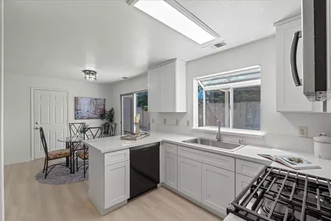 1900 Cobblestone, Modesto, CA 95355 photo 14