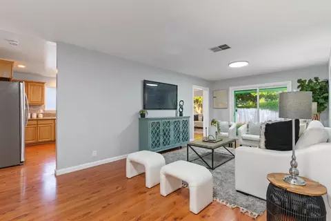 7477 21st St, Sacramento, CA 95822