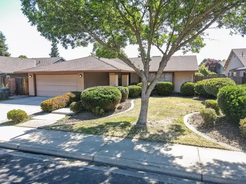 2000 Lincoln Oak Dr, Modesto, CA 95355 photo 2