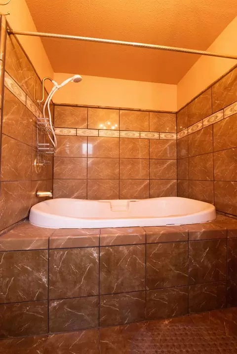 Bath - 9125 Georgia Ln, Modesto, CA 95357 photo 3 of 5