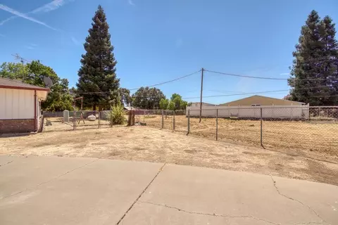 Exterior - 9125 Georgia Ln, Modesto, CA 95357 photo 2 of 2