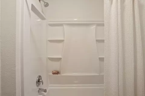 Bath - 11 E 1st St, Tracy, CA 95376 photo 2 of 3