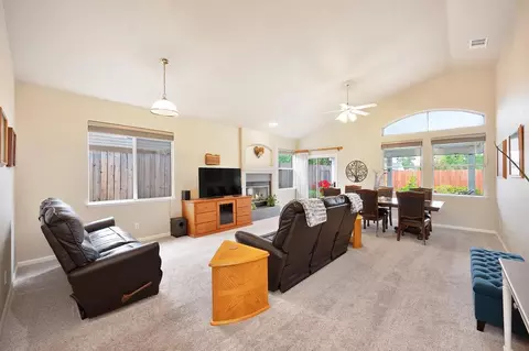 8958 Augustine Ct, Orangevale, CA 95662 photo 9