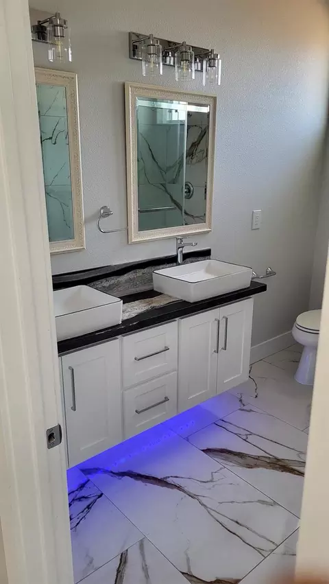 Bath - 3213 Millbrook Ave, Modesto, CA 95355 photo 8 of 10