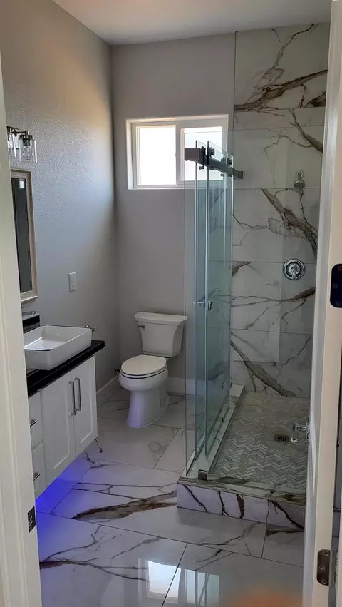 Bath - 3213 Millbrook Ave, Modesto, CA 95355 photo 7 of 10
