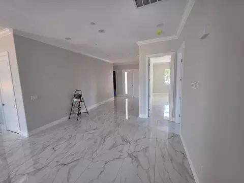 Entry Way - 3213 Millbrook Ave, Modesto, CA 95355 photo 2 of 4